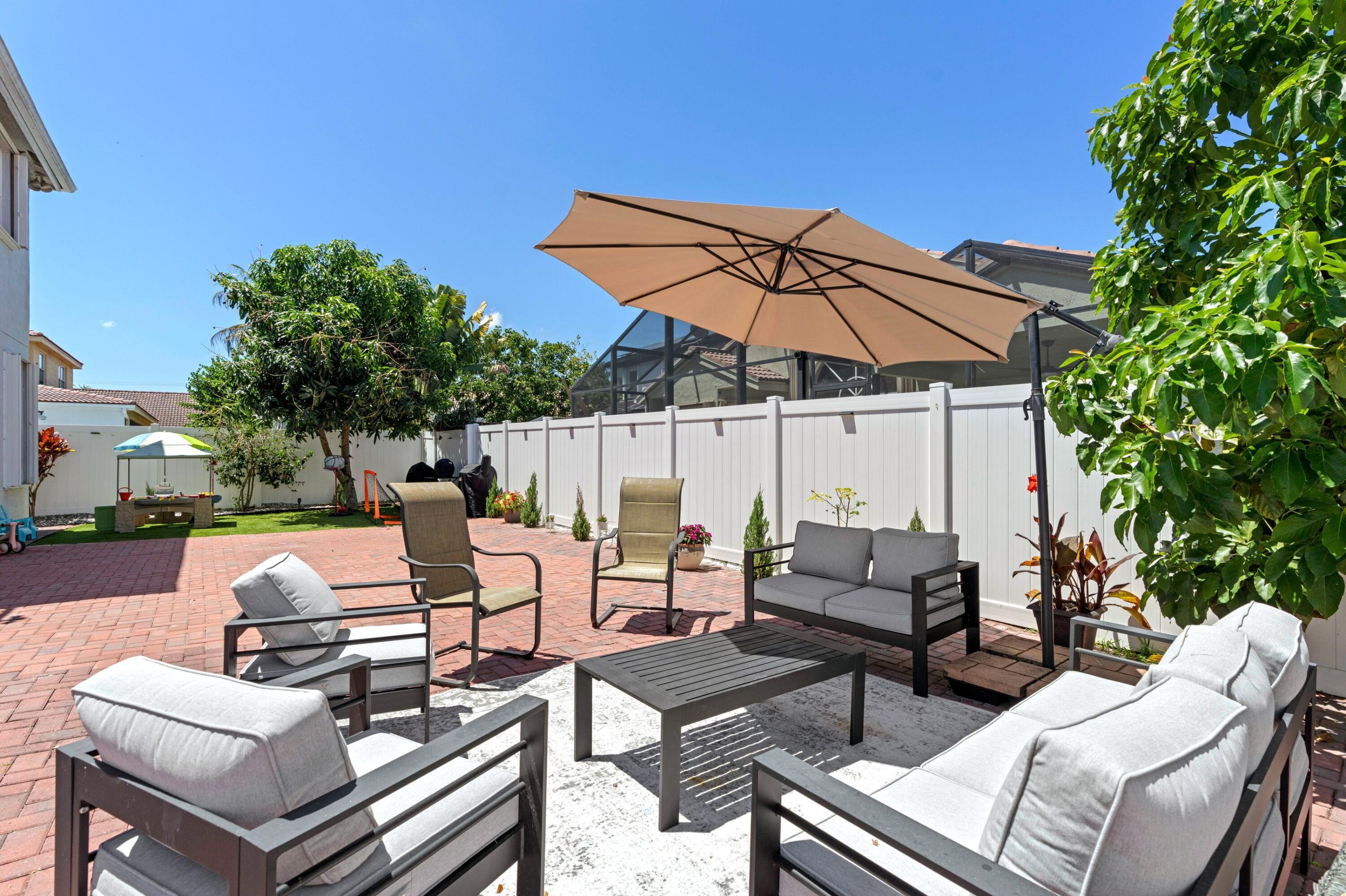 SYMPHONY BAY - Residential