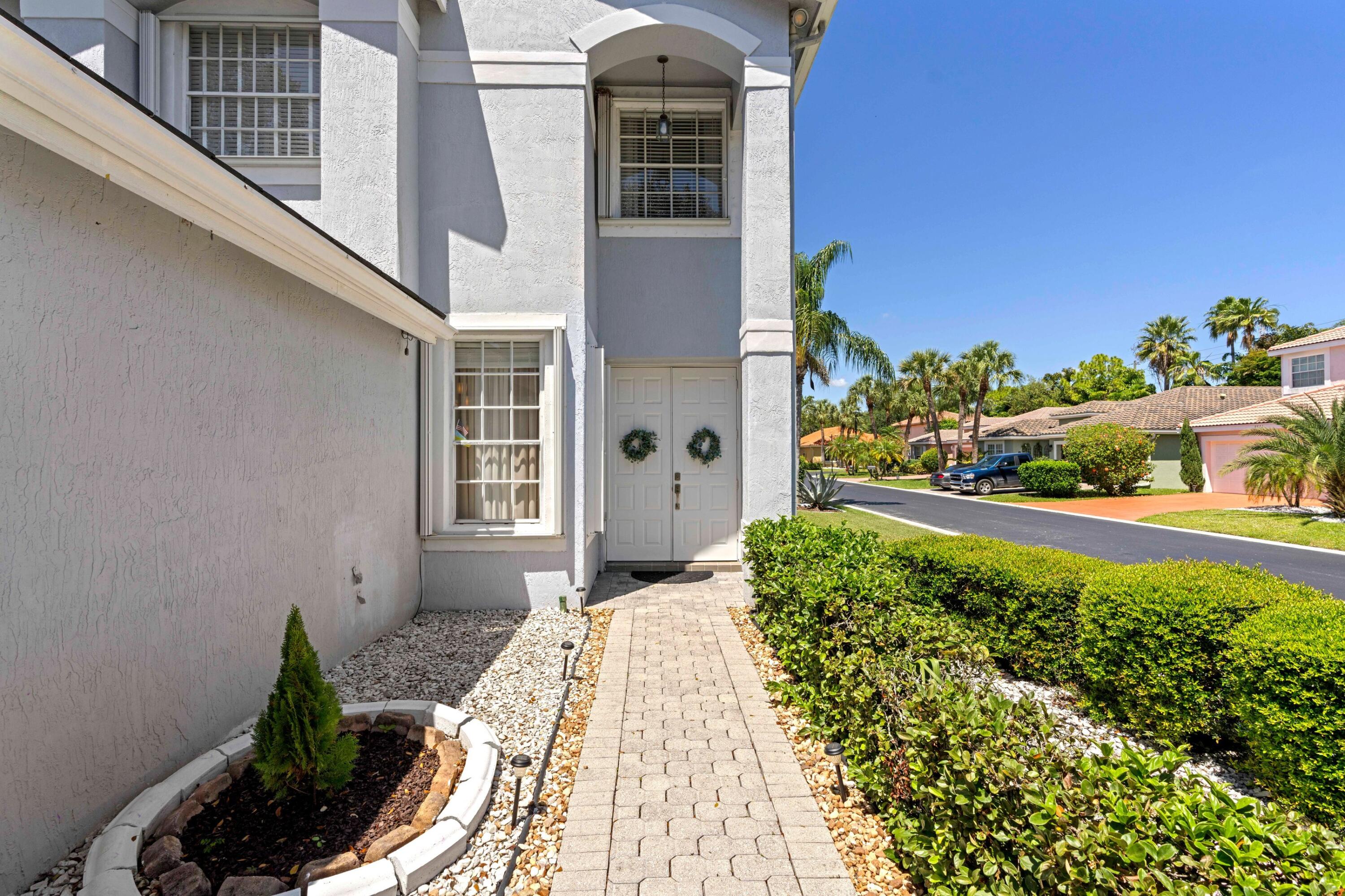 SYMPHONY BAY - Residential