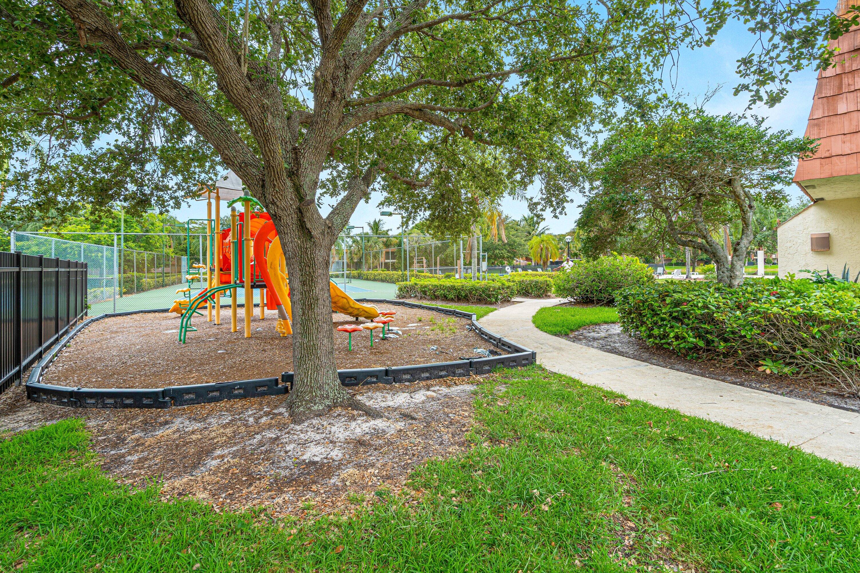 WOODVILLE - Residential