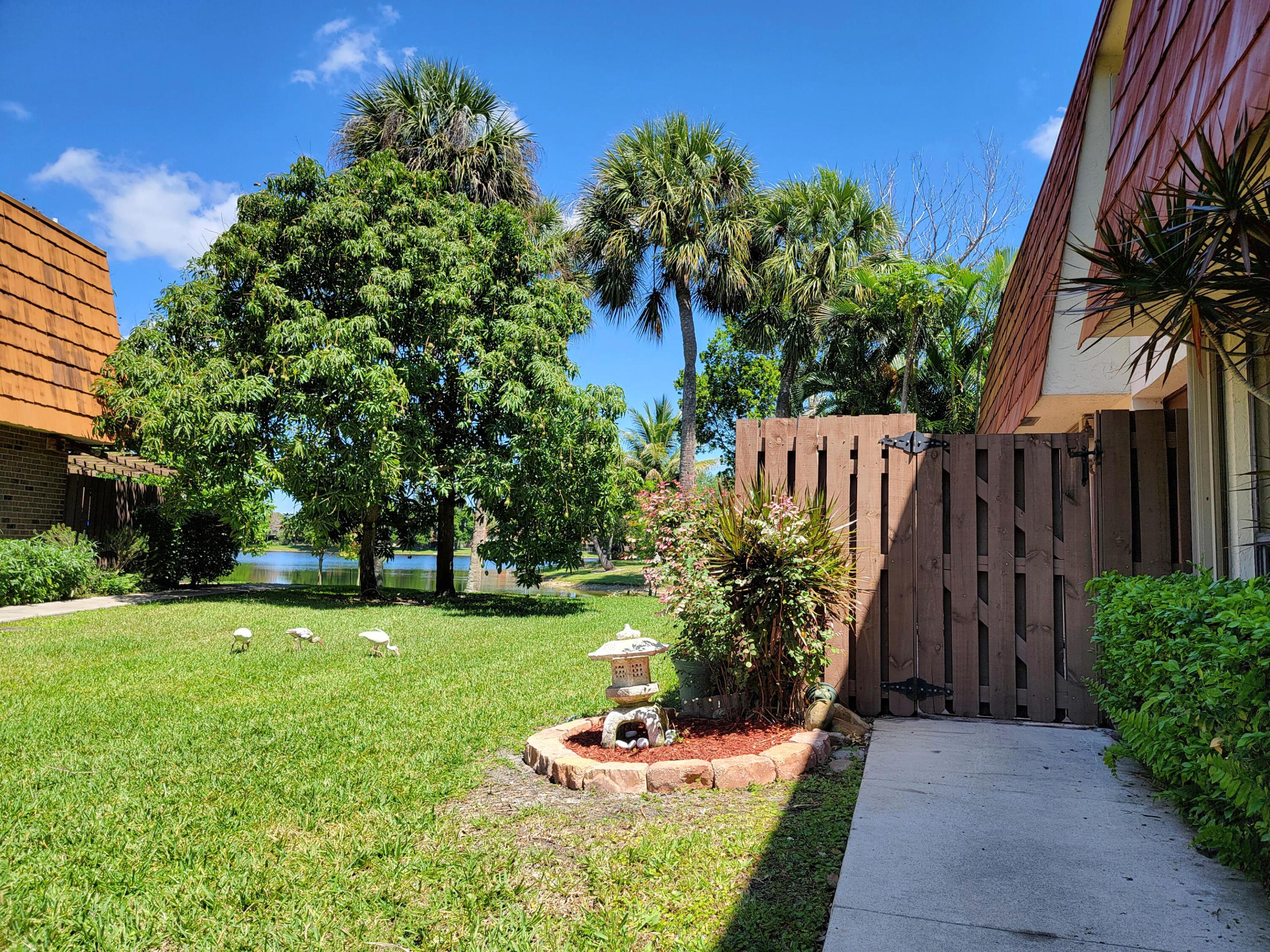 8321 S Coral Circle