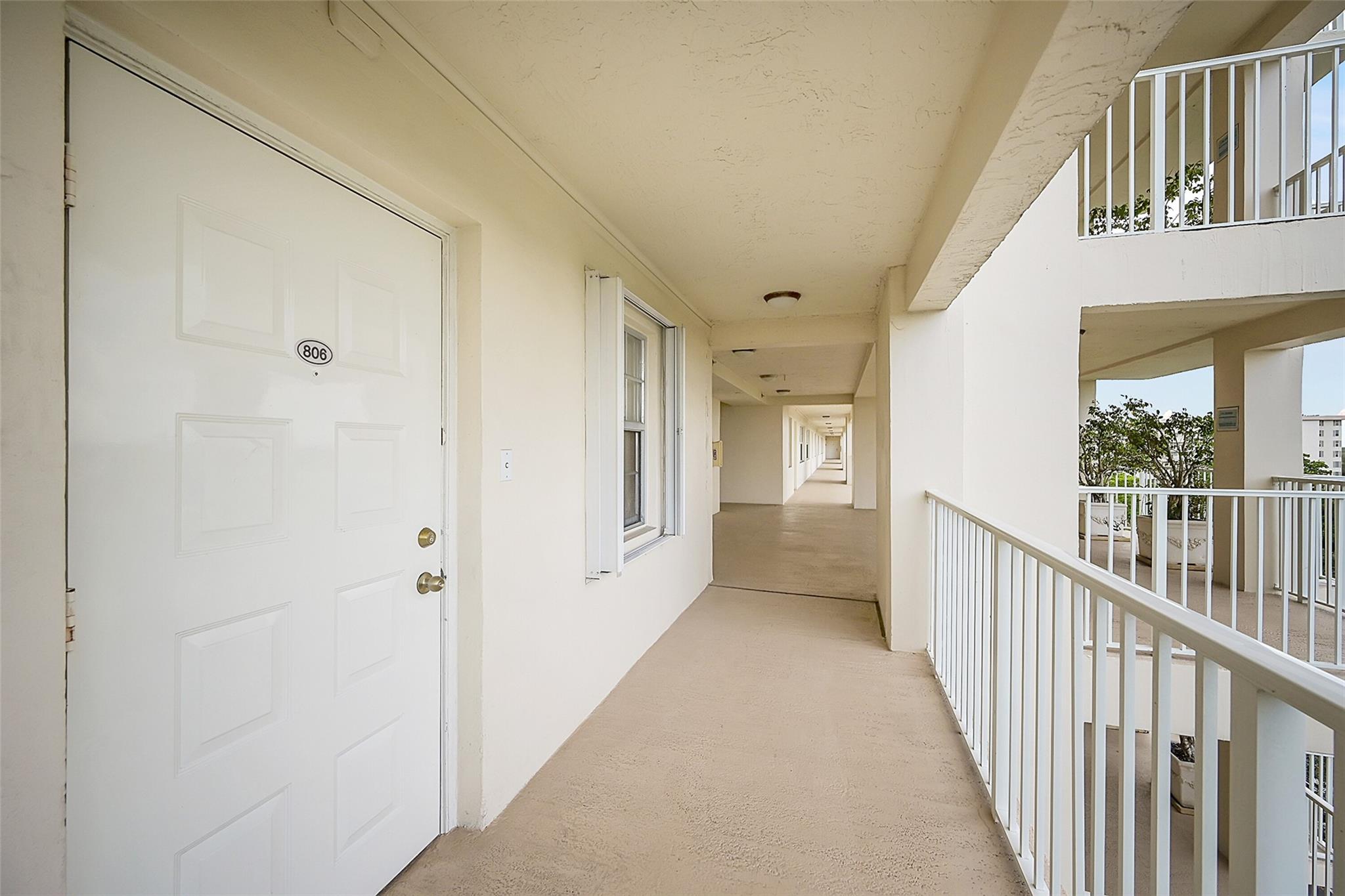 3520 Oaks Way 806
