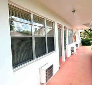 116 Windsor F West Palm Beach FL 33417