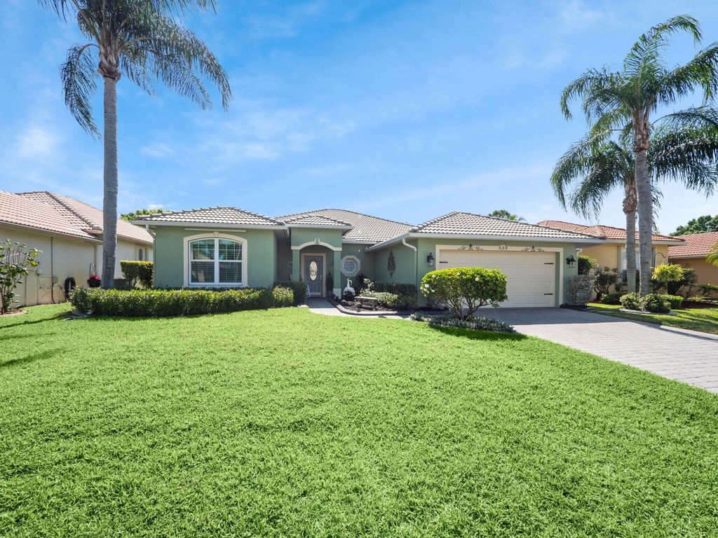 Photo of 529 NW Waverly Circle, Port Saint Lucie, FL 34983 (MLS # R11076206)