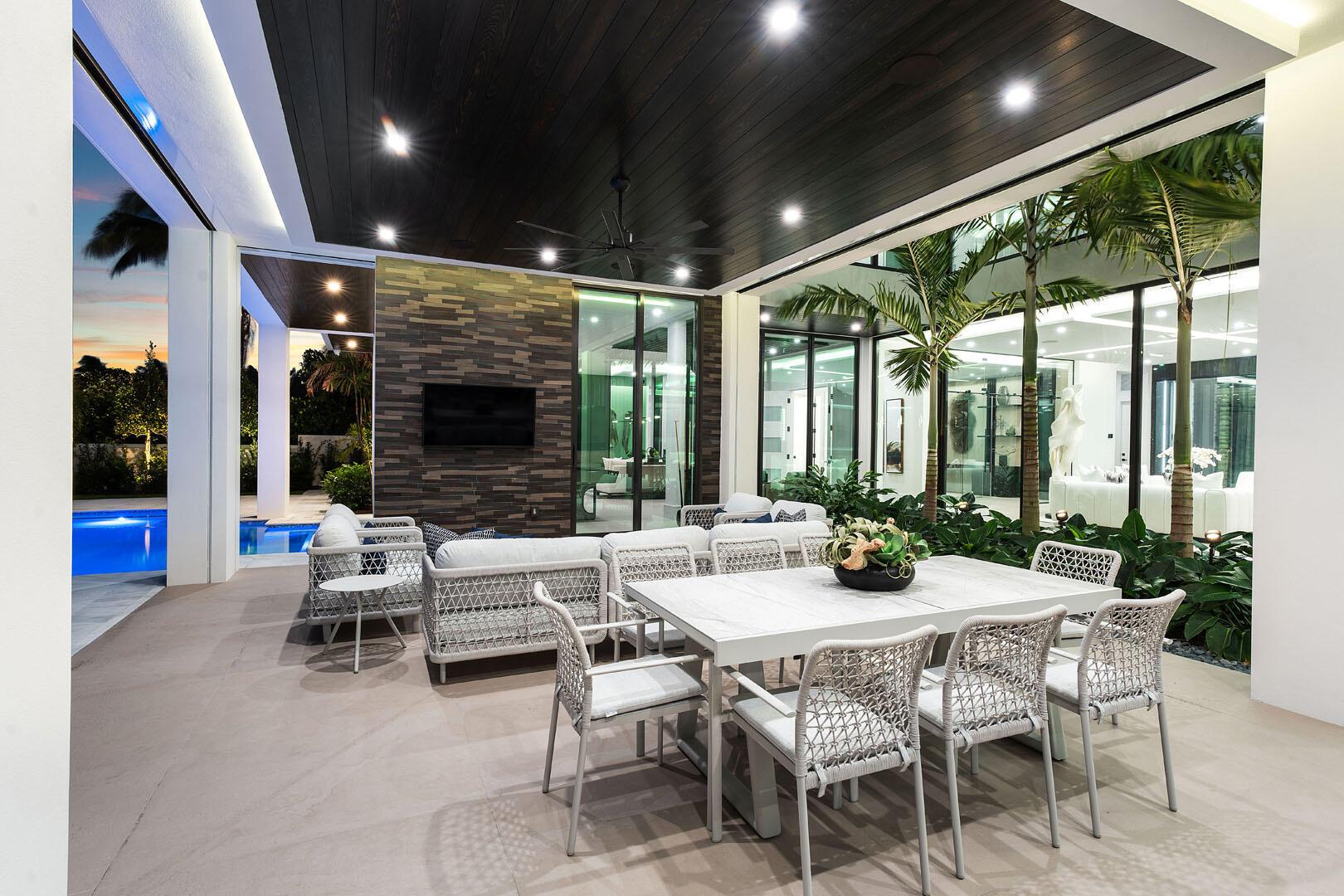 ROYAL PALM YACHT & COUNTR - Residential