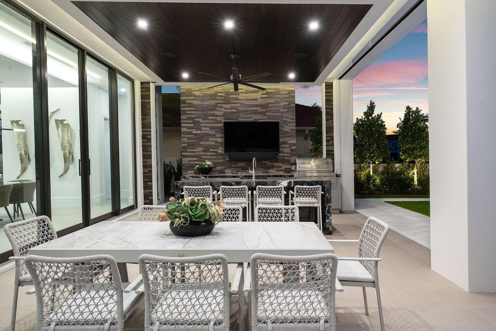 ROYAL PALM YACHT & COUNTR - Residential