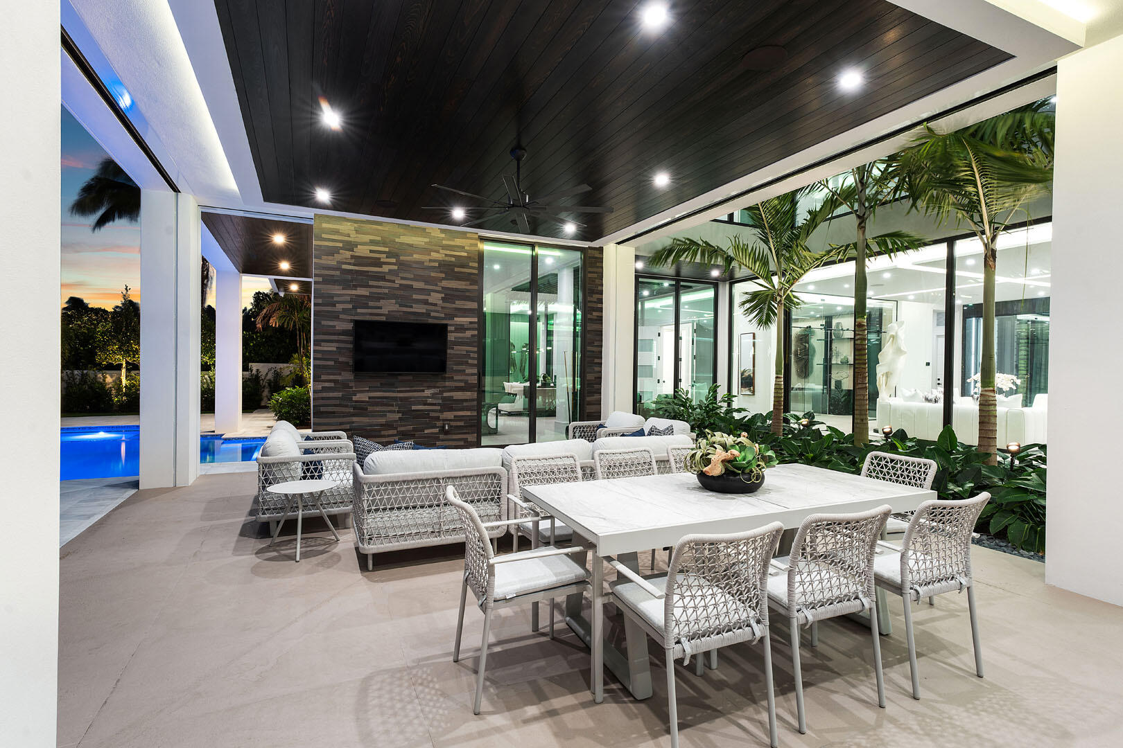 ROYAL PALM YACHT & COUNTR - Residential