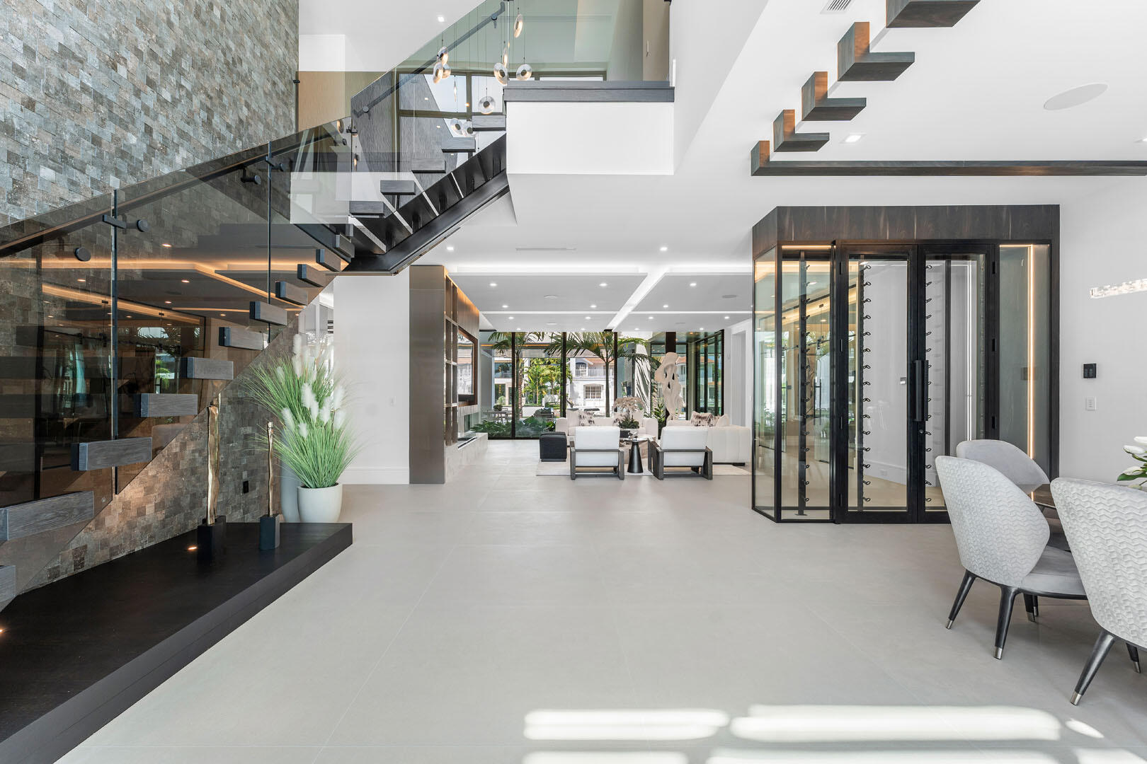 ROYAL PALM YACHT & COUNTR - Residential