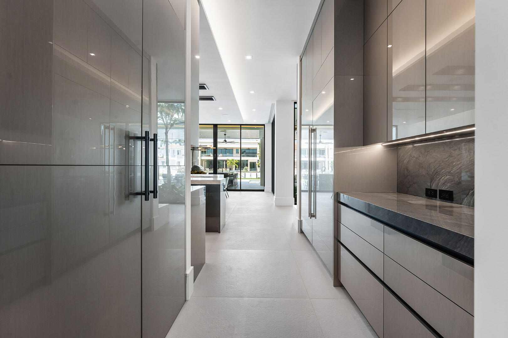 ROYAL PALM YACHT & COUNTR - Residential