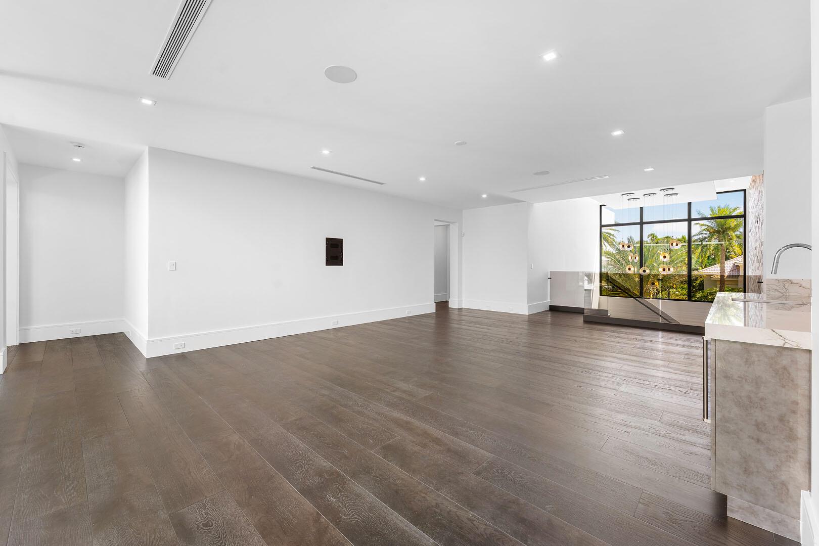 ROYAL PALM YACHT & COUNTR - Residential