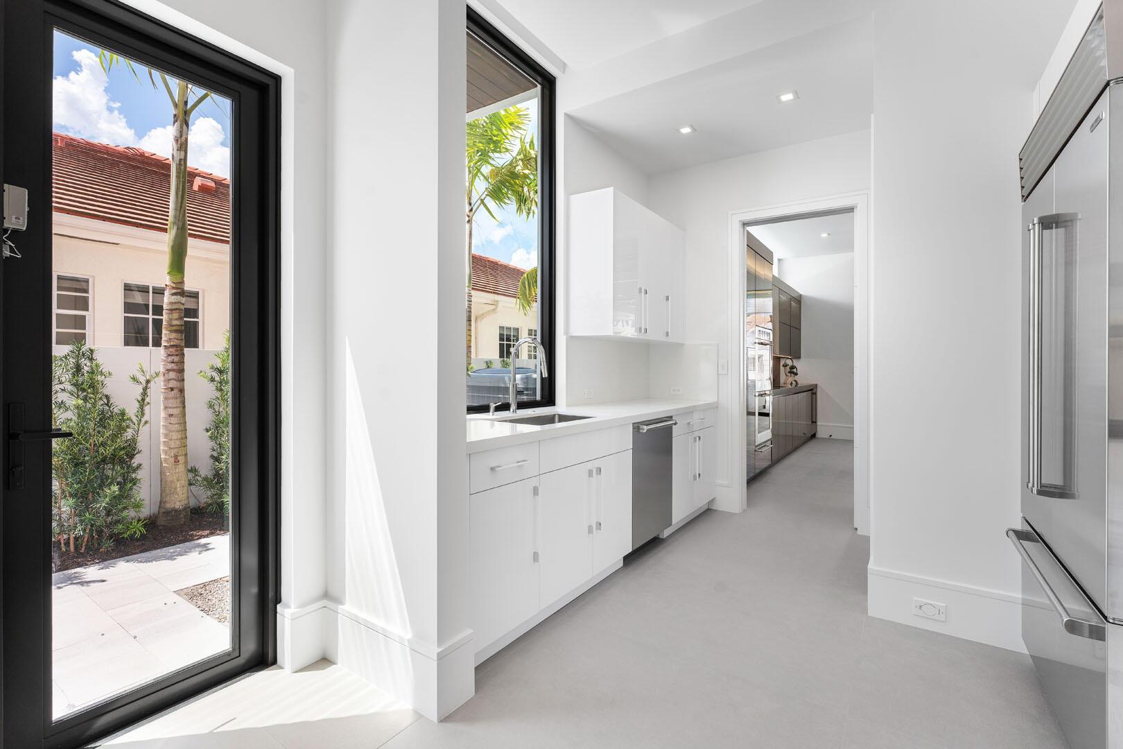 ROYAL PALM YACHT & COUNTR - Residential