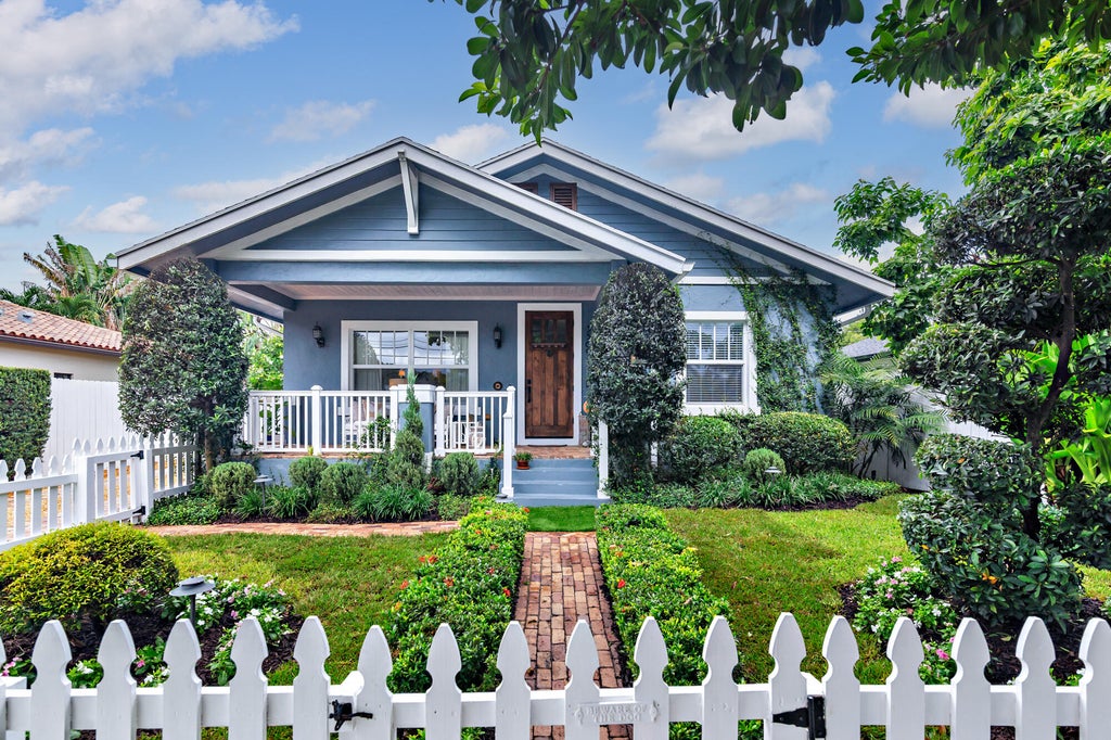 Photo of 3509 POINSETTIA Avenue, West Palm Beach, FL 33407 (MLS # B26078058)