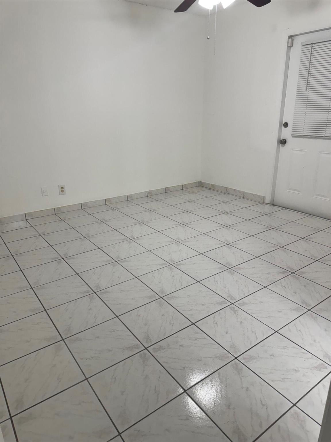 VILLAS OF PALM BEACH 4 - Residential Lease