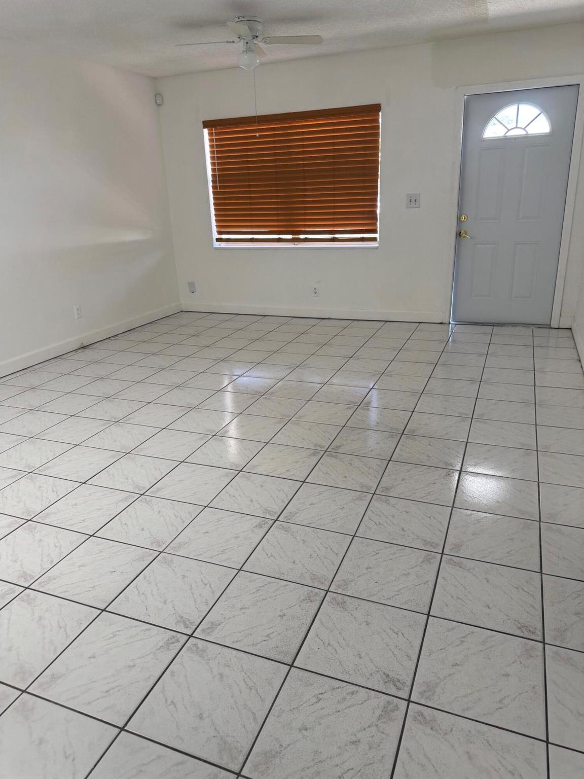 VILLAS OF PALM BEACH 4 - Residential Lease