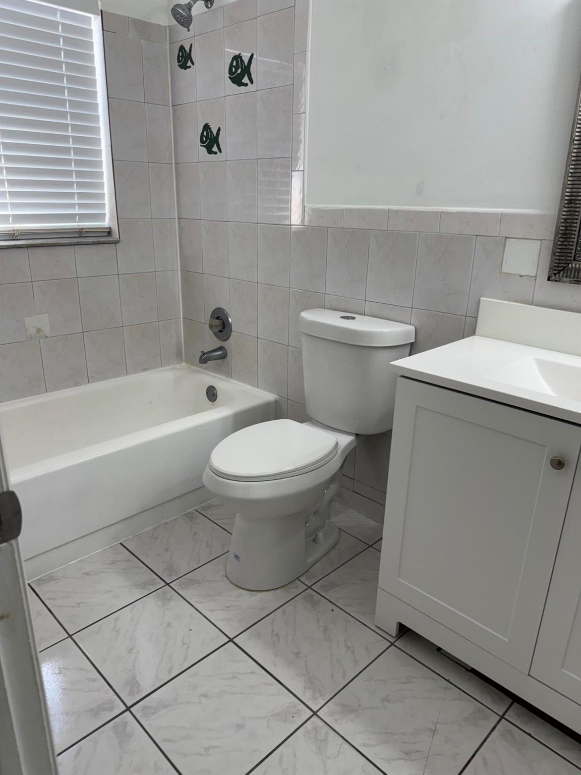 VILLAS OF PALM BEACH 4 - Residential Lease