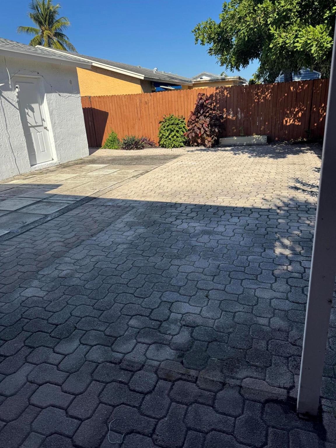 VILLAS OF PALM BEACH 4 - Residential Lease