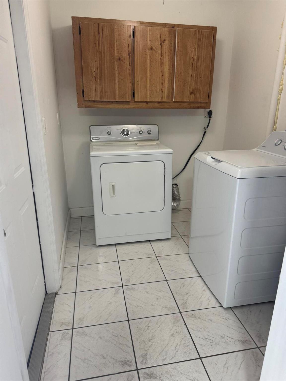 VILLAS OF PALM BEACH 4 - Residential Lease