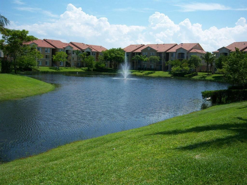 Photo of 605 Villa Circle, Boynton Beach, FL 33435 (MLS # R10803116)