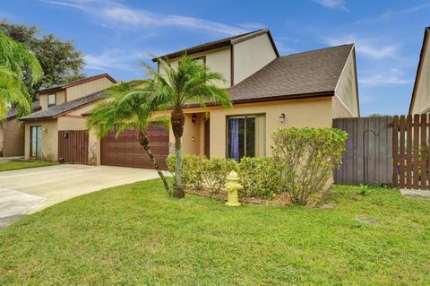 Single Family Residence in Palm Beach Gardens FL 104 Beaumont Lane Ln.jpg
