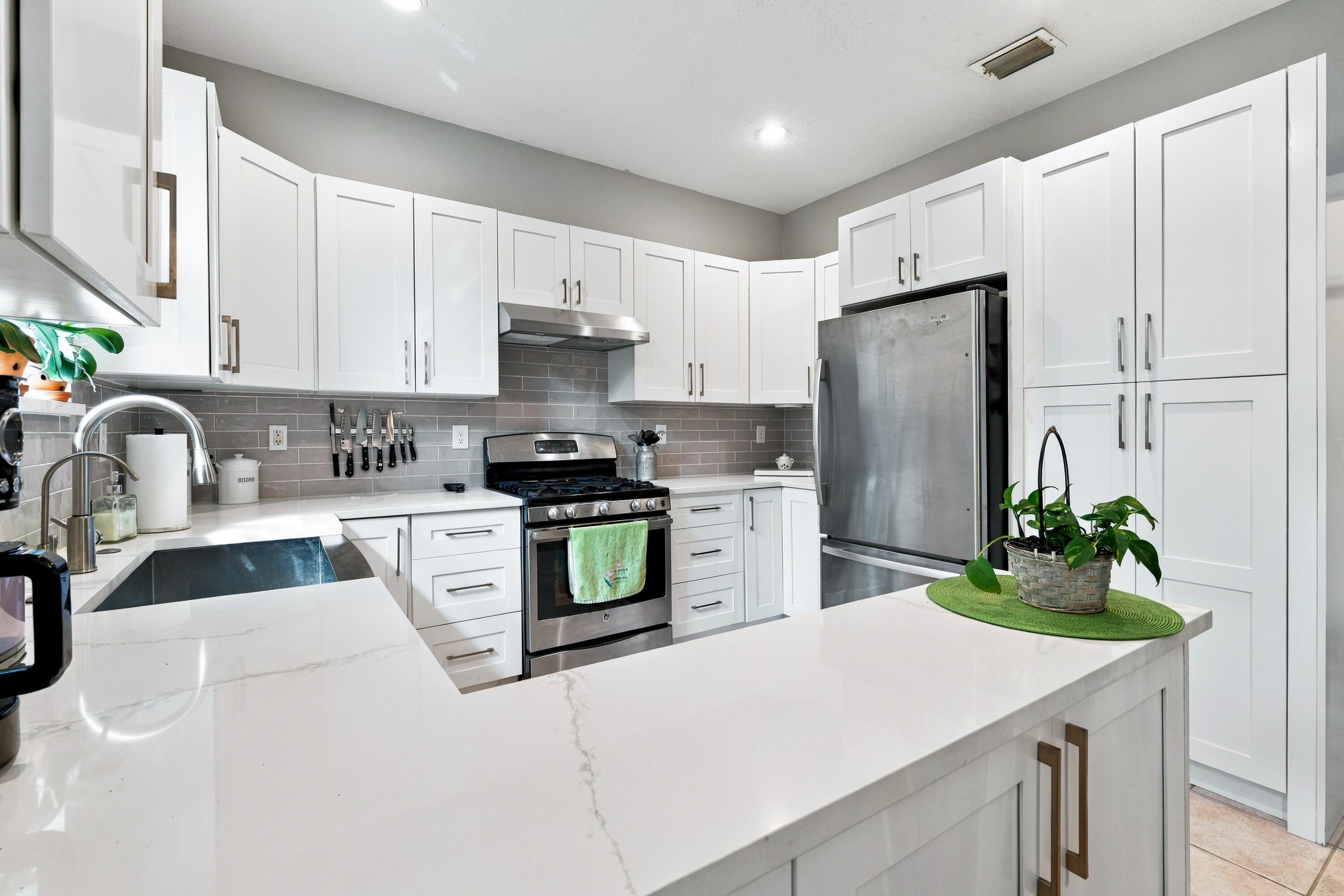 View photos, virtual tours, details... 1034 Cape Cod Terrace