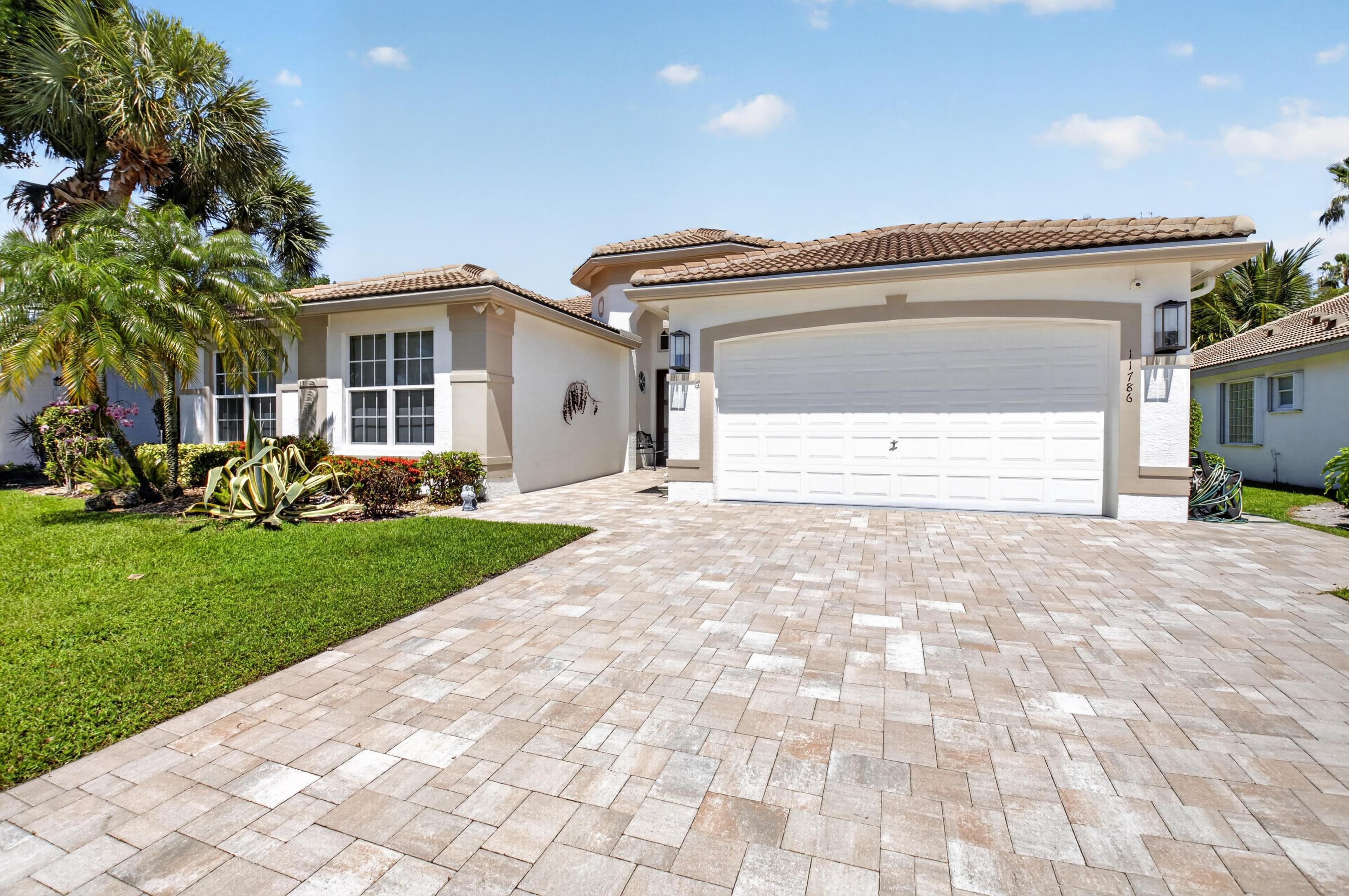 VALENCIA LAKES 2 - Residential