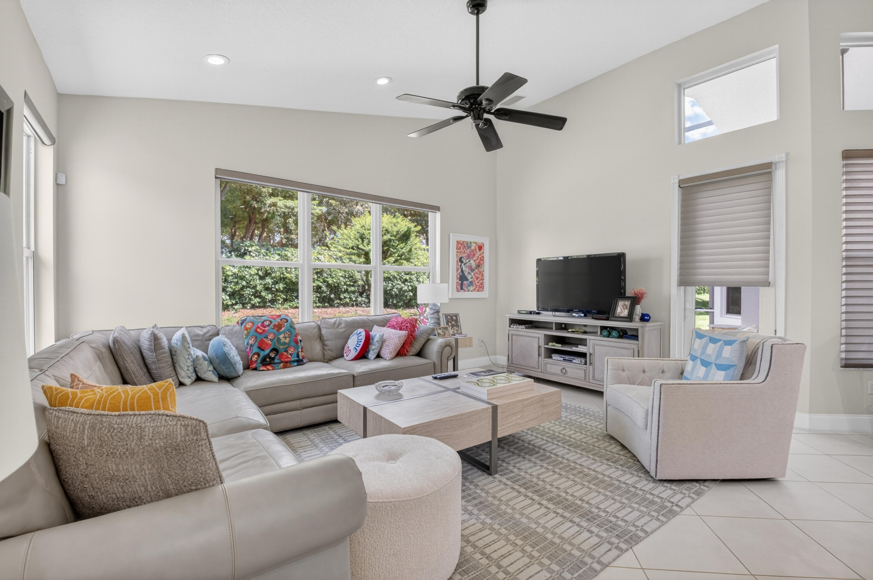 VALENCIA LAKES 2 - Residential