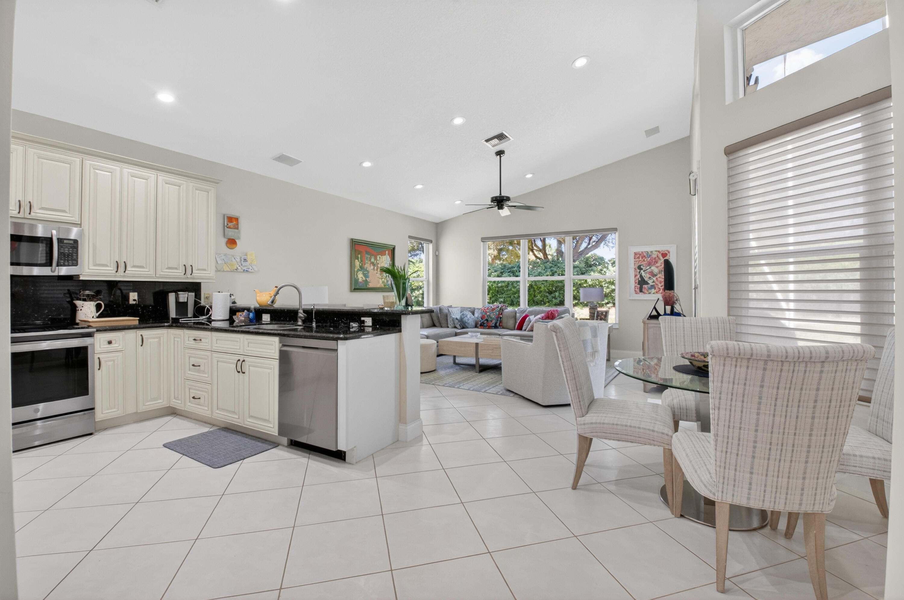 VALENCIA LAKES 2 - Residential