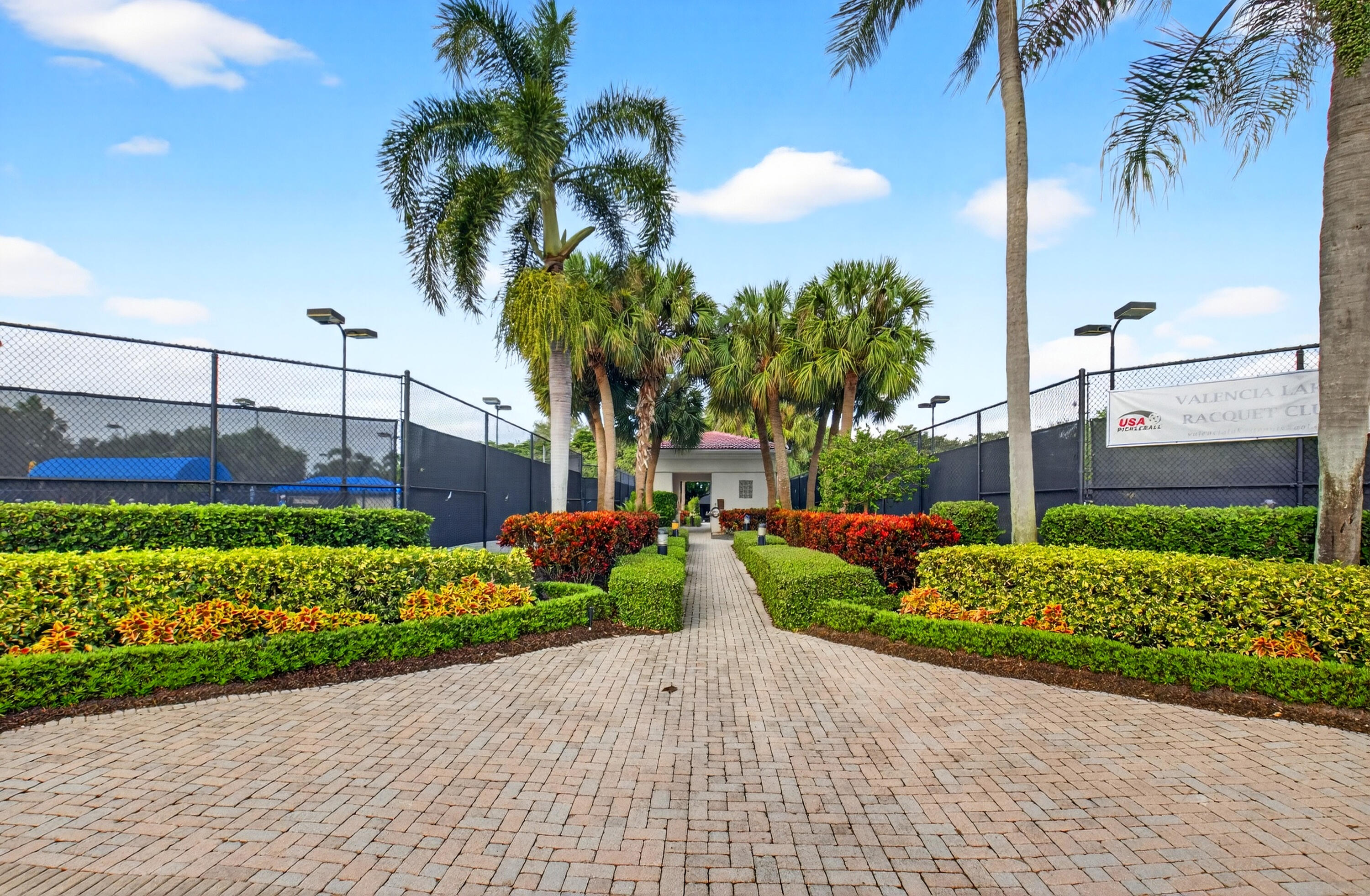 VALENCIA LAKES 2 - Residential
