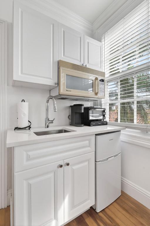 PALM BEACH HOTEL CONDO - Residential