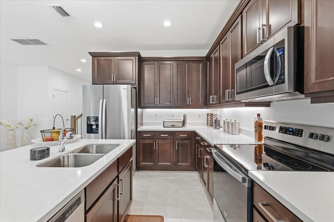 DEERFIELD CROSSING - Residential