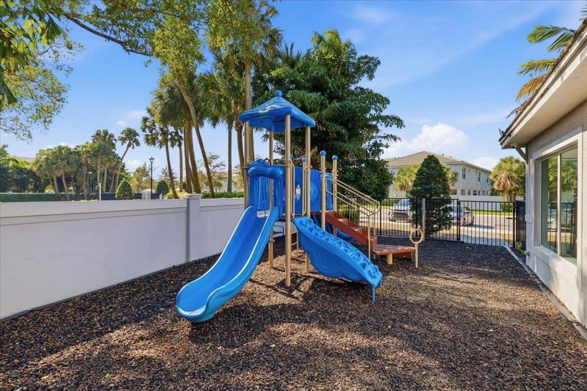 DEERFIELD CROSSING - Residential