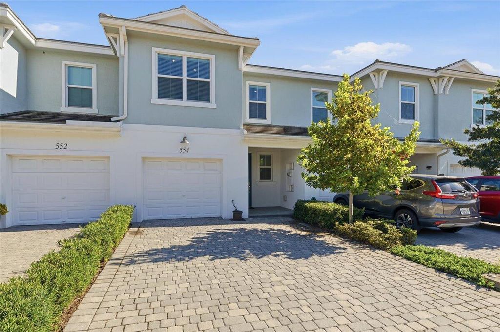 Photo of 554 Sanderling Circle, Deerfield Beach, FL 33442 (MLS # R11150674)