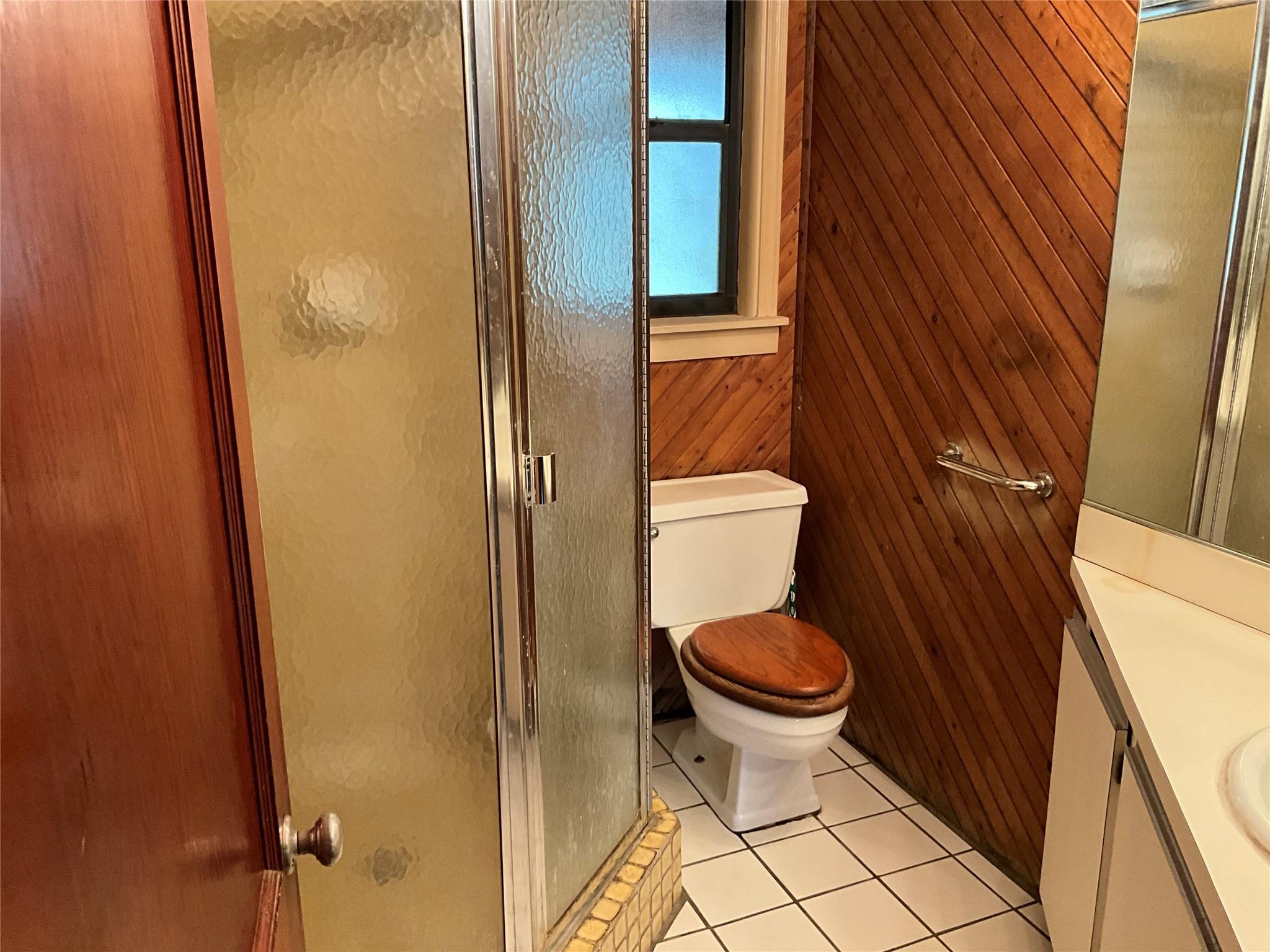 Middle River Plaza 9-52 B - Residential