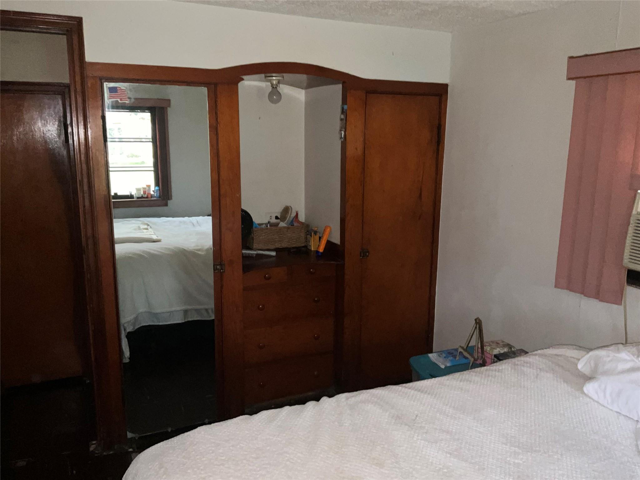 Middle River Plaza 9-52 B - Residential