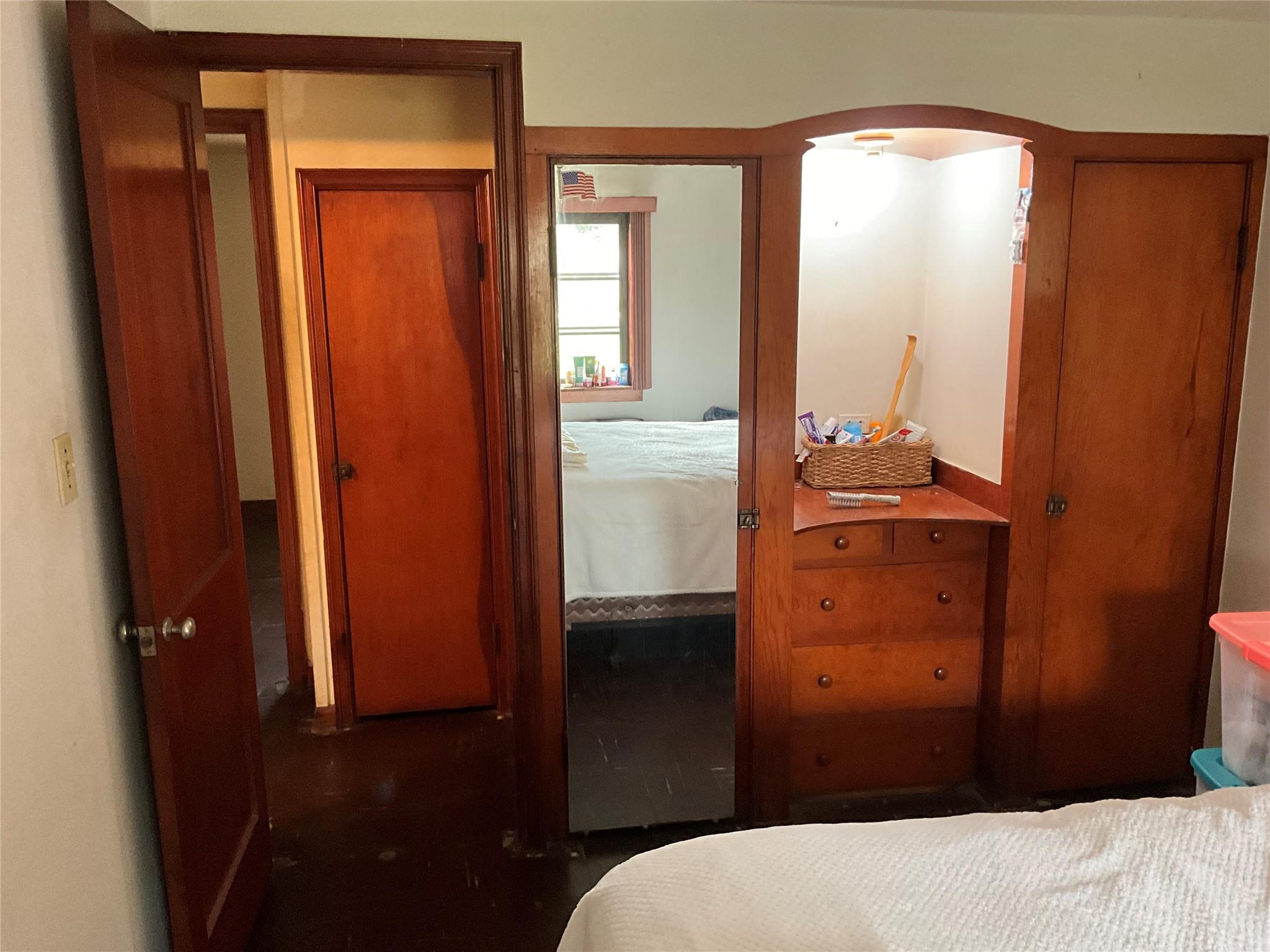 Middle River Plaza 9-52 B - Residential