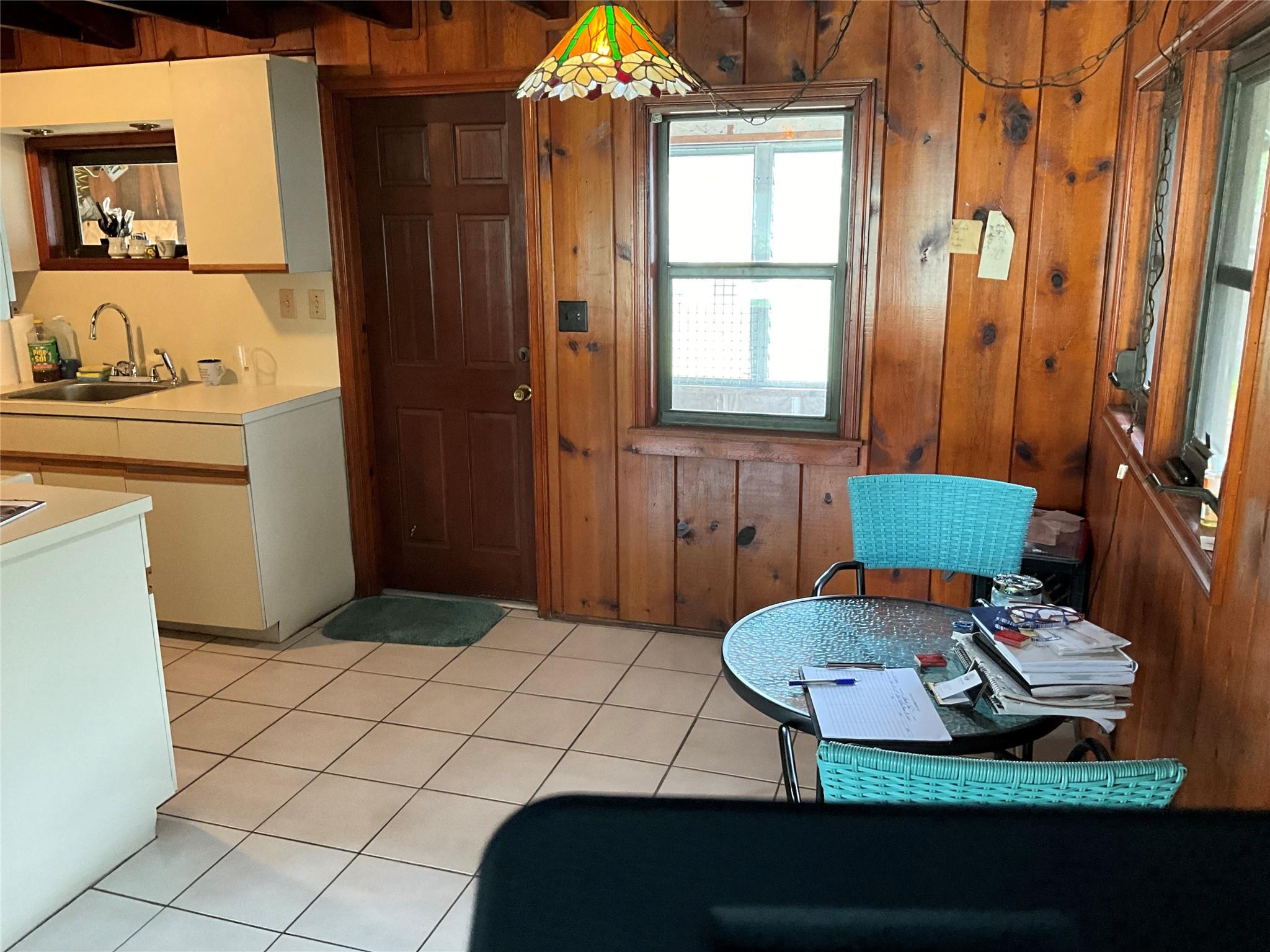 Middle River Plaza 9-52 B - Residential