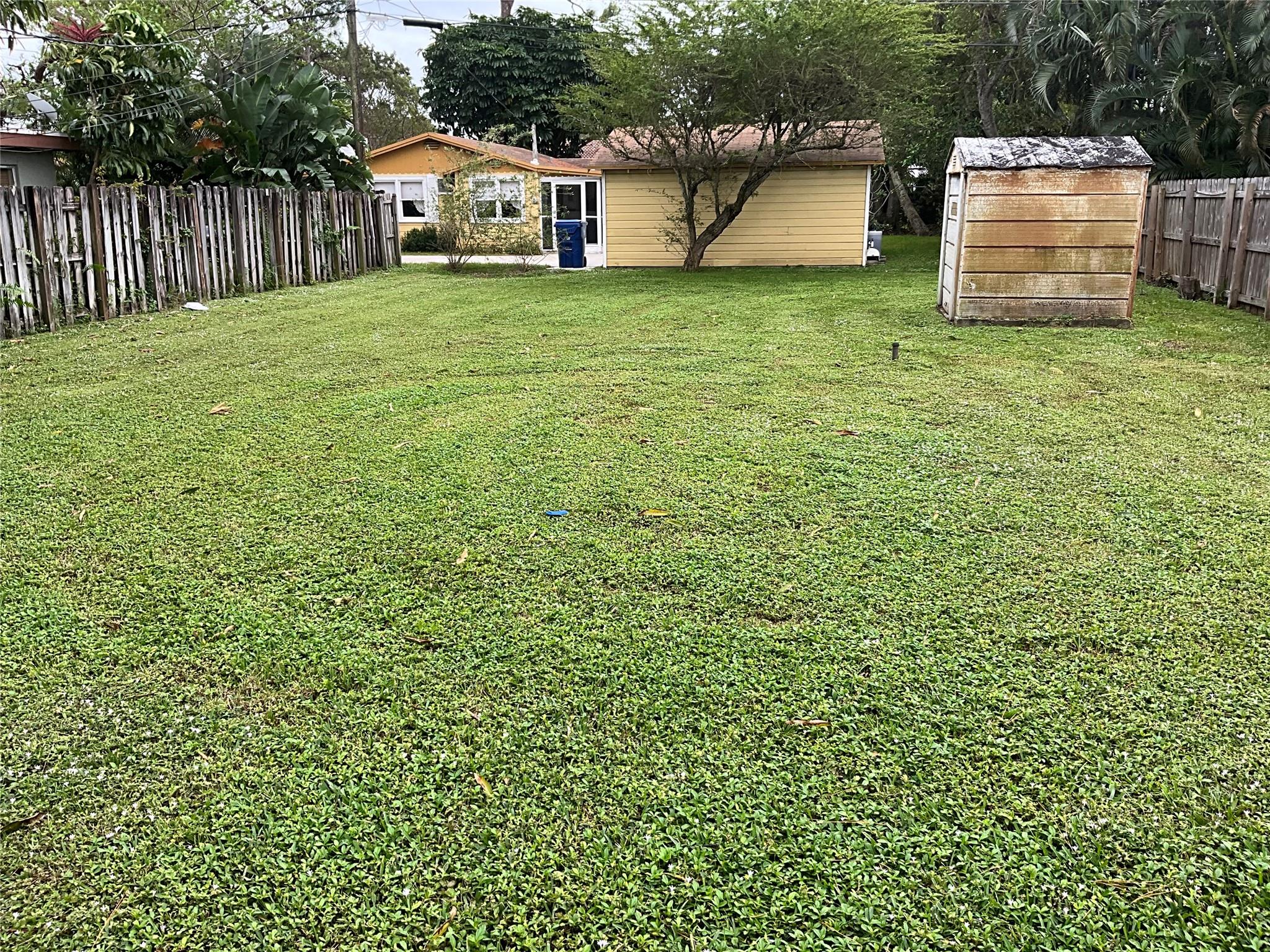 Middle River Plaza 9-52 B - Residential