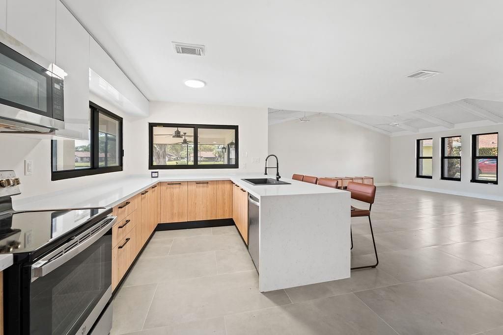 Photo of 73 Vista Del Rio, Boynton Beach, FL 33426 (MLS # F10491609)