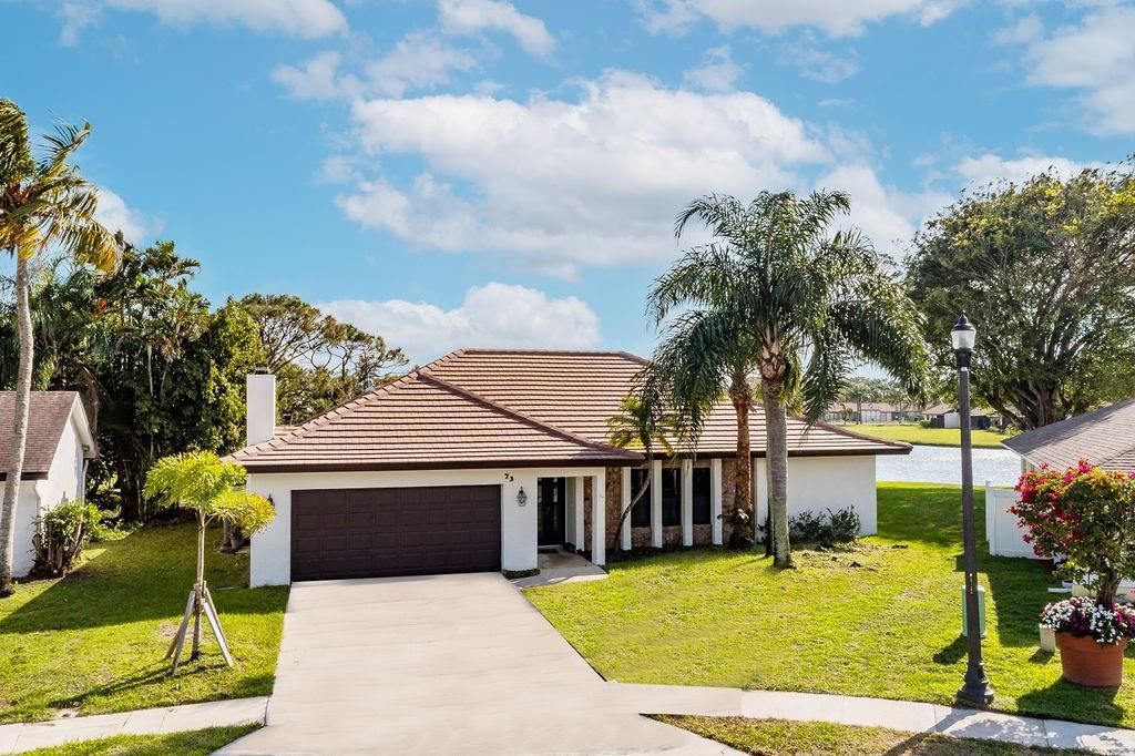 Photo of 73 Vista Del Rio, Boynton Beach, FL 33426 (MLS # F10491609)