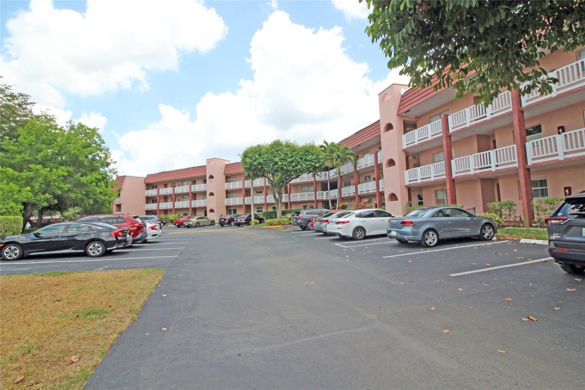 SUNRISE LAKES PHASE 3 - Residential