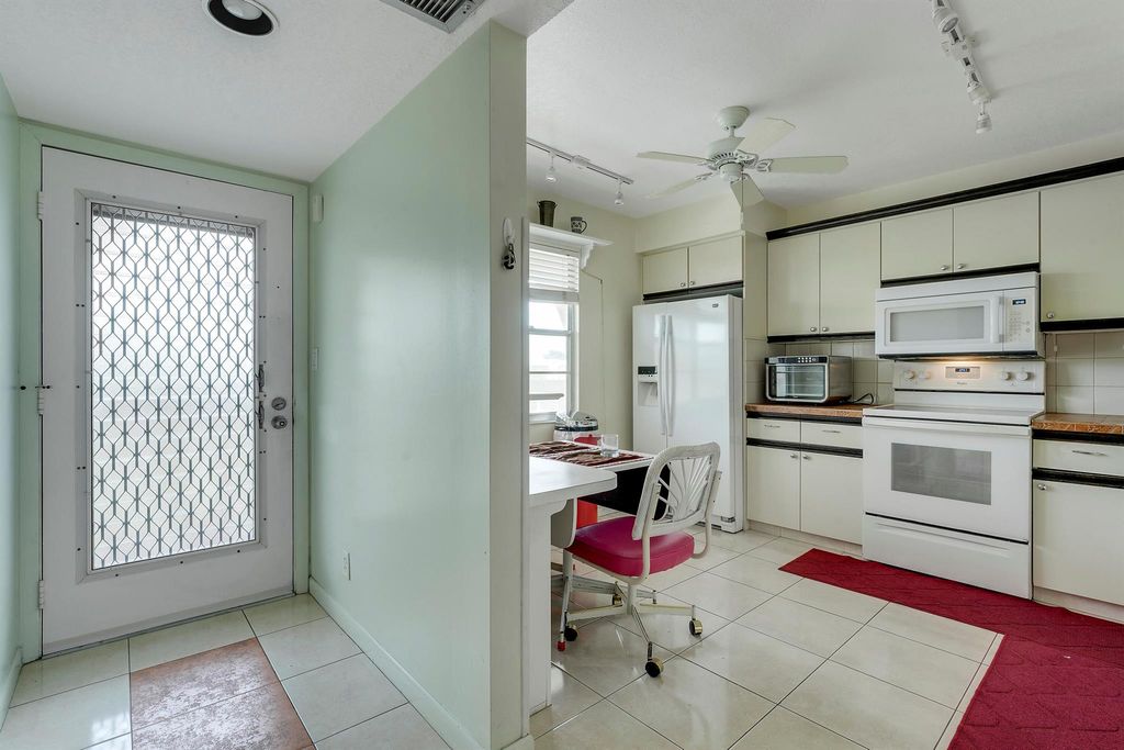 Photo of 3305 Aruba Way #K4, Coconut Creek, FL 33066 (MLS # R11118380)