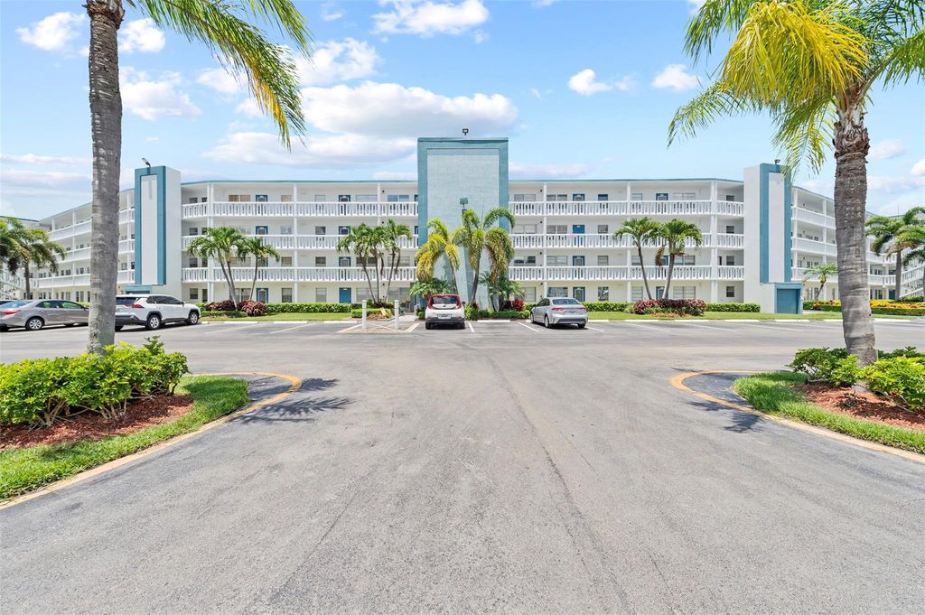 Photo of 3082 Exeter #3082, Boca Raton, FL 33434 (MLS # F10508981)