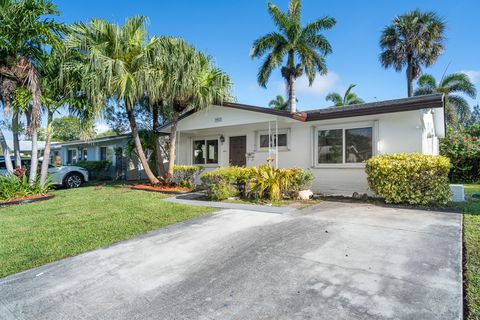 Tiny photo for 2923 NW 48th Street, Fort Lauderdale, FL 33309 (MLS # B26029275)