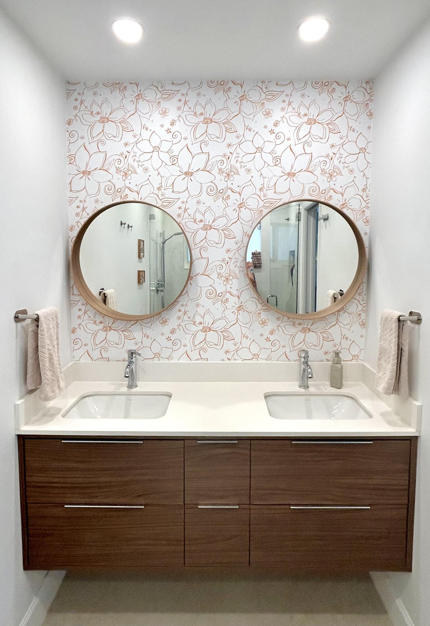 HOLLYWOOD HILLS - Residential