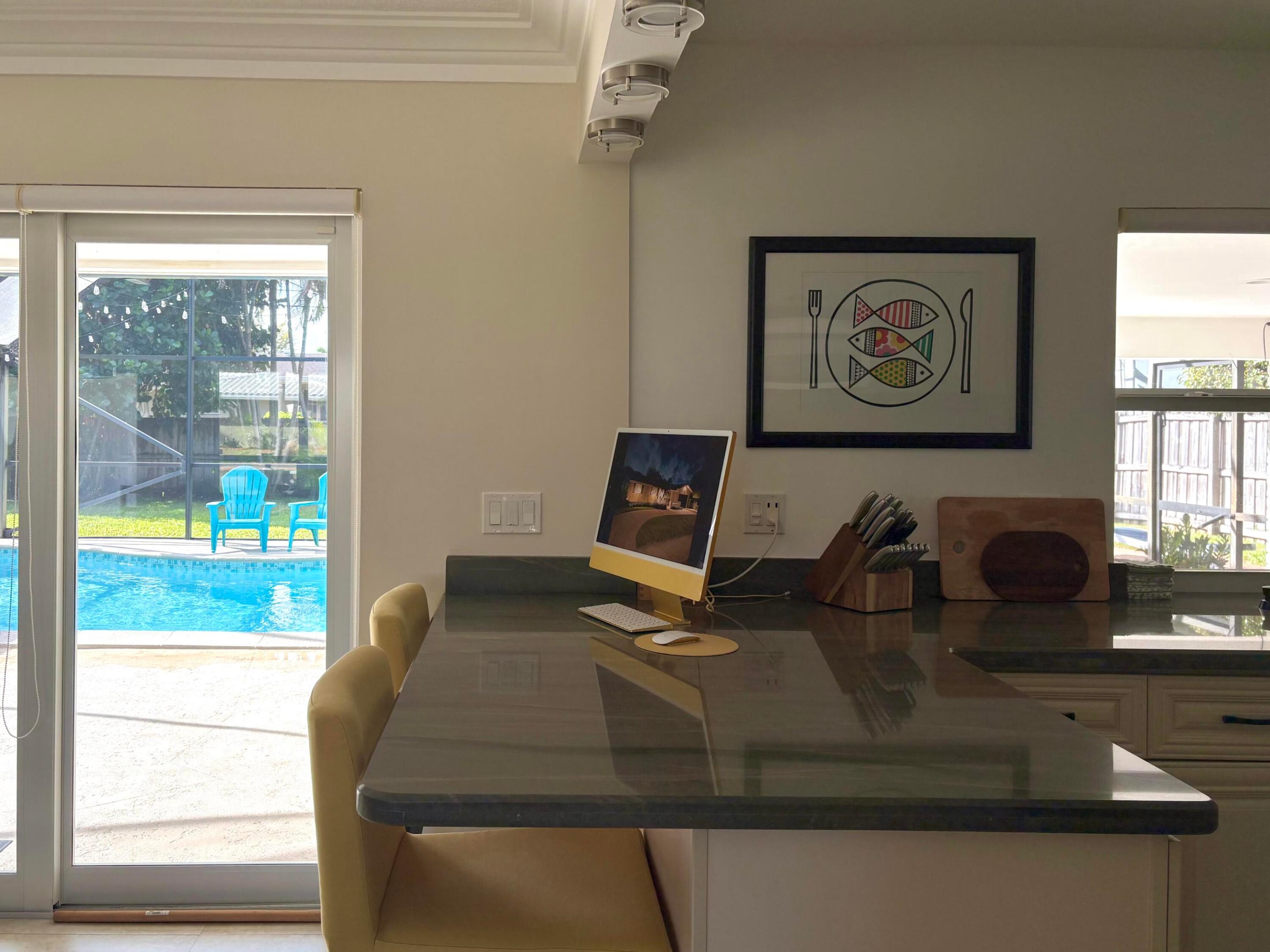 HOLLYWOOD HILLS - Residential