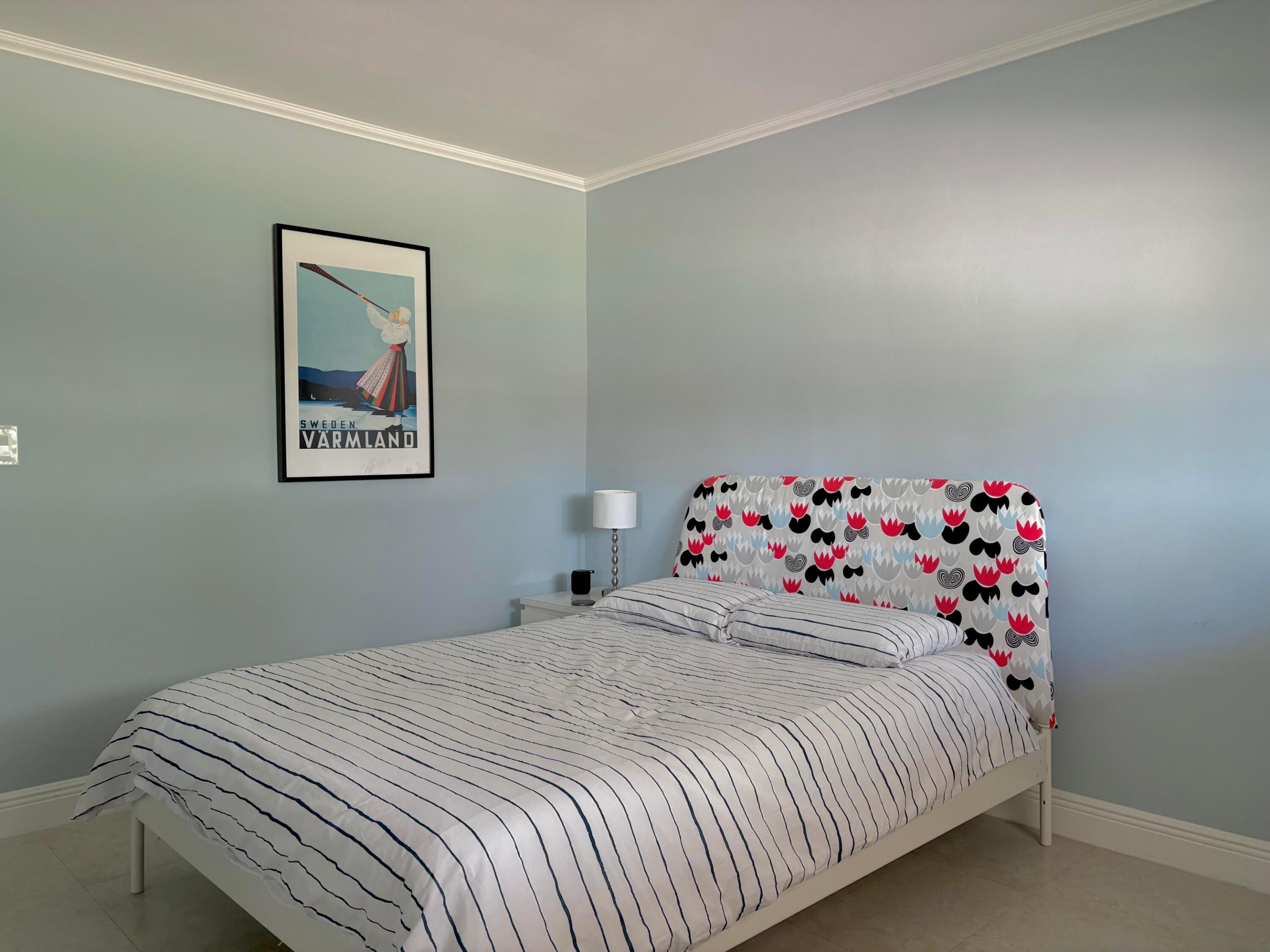 HOLLYWOOD HILLS - Residential