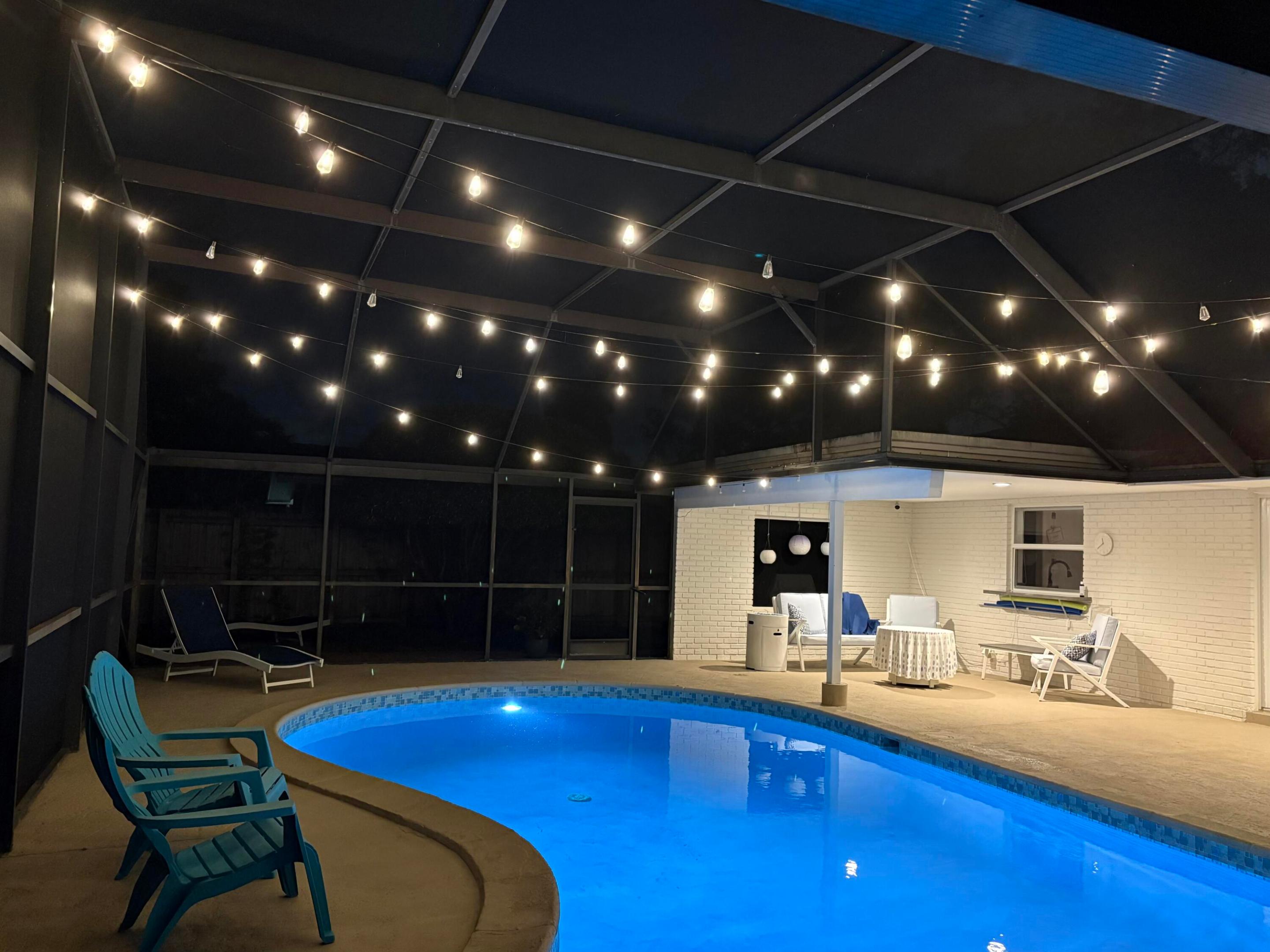 HOLLYWOOD HILLS - Residential