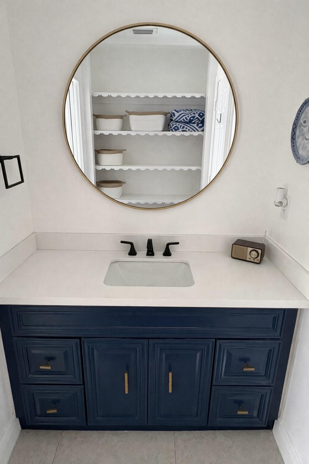 HOLLYWOOD HILLS - Residential