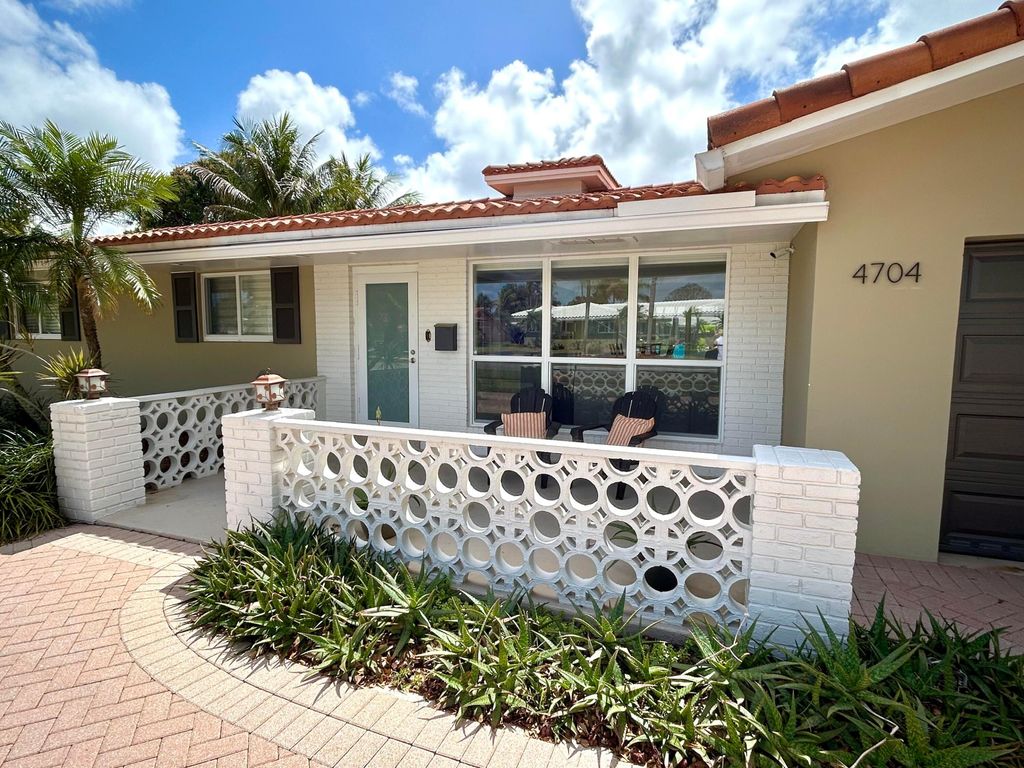 Photo of 4704 Fillmore Street, Hollywood, FL 33021 (MLS # B26001573)