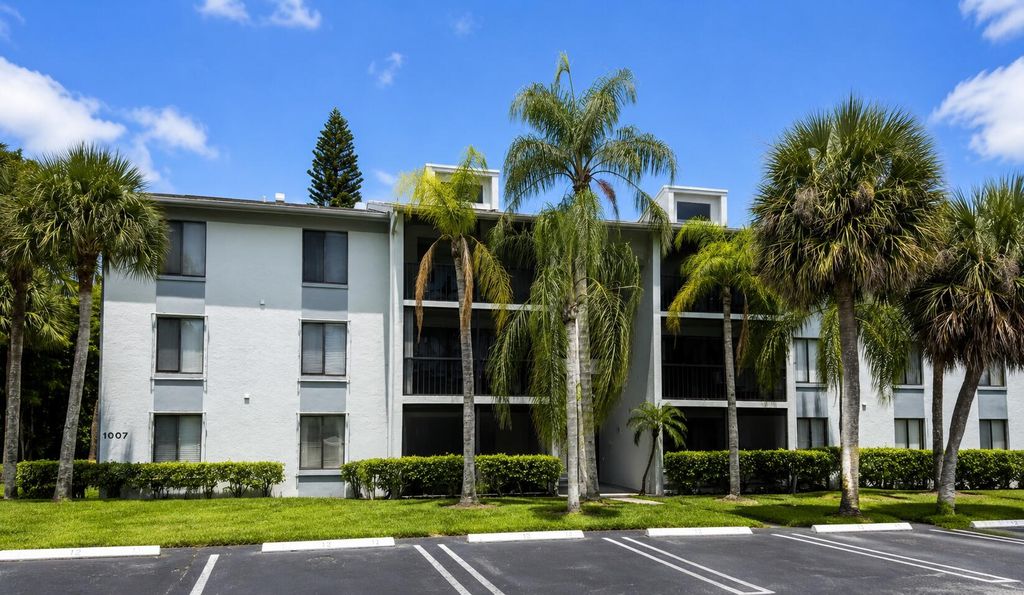 Photo of 1007 GREEN PINE Boulevard #A3, West Palm Beach, FL 33409 (MLS # B26053940)