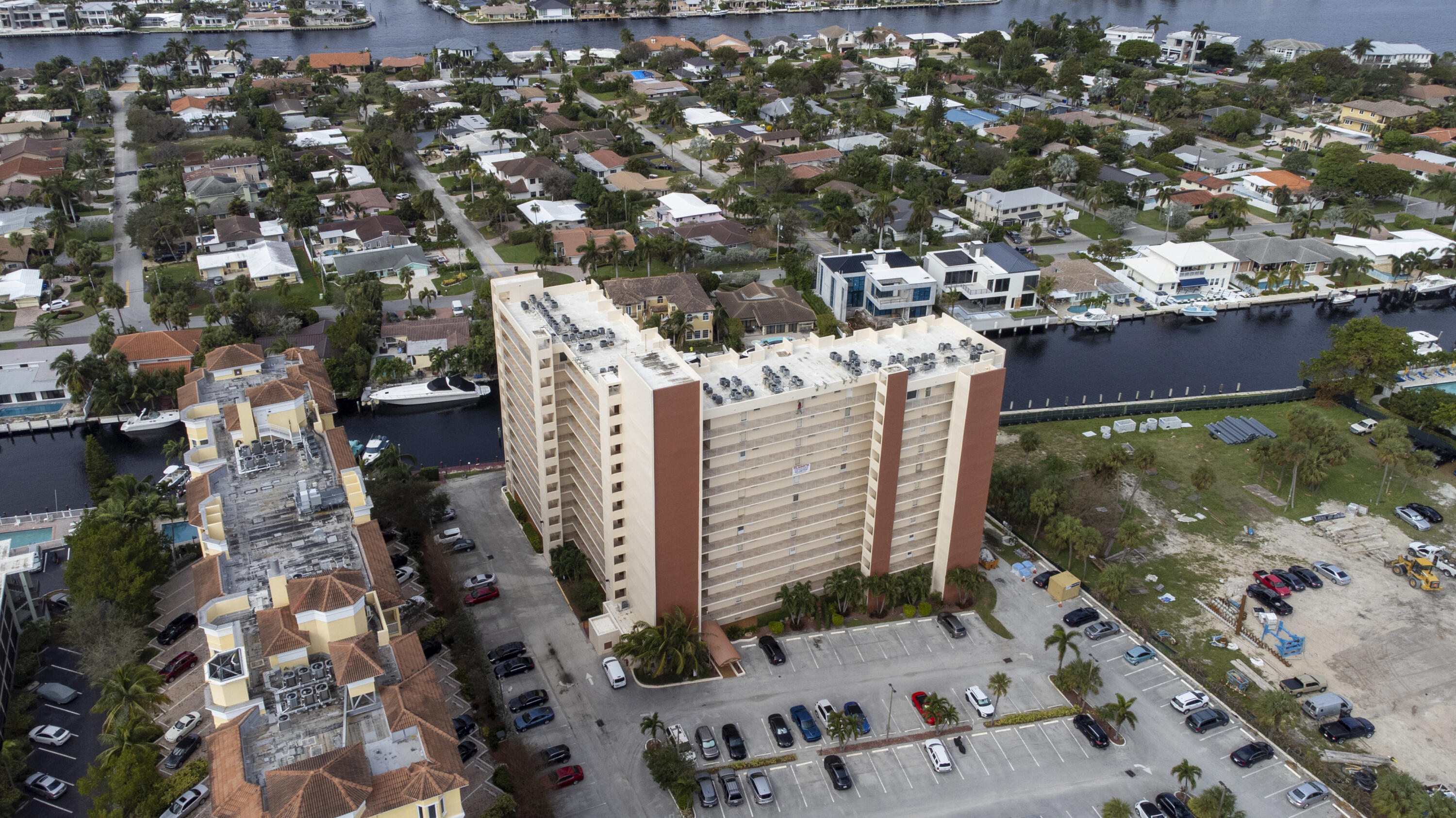 DELPHI TOWERS CONDO - Residential